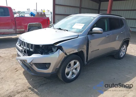 2018 Jeep Compass Latitude 4X4 from USA, damaged, VIN 3C4NJDBB7JT333325